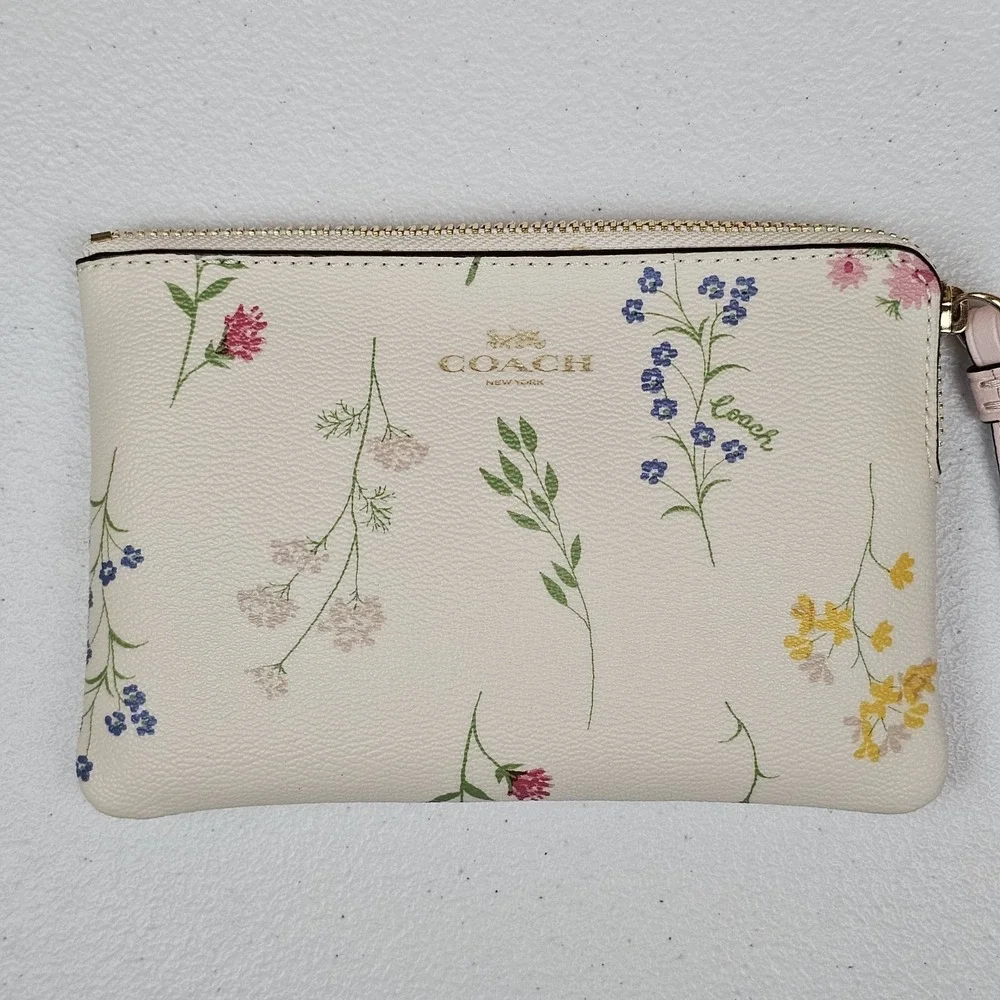EUC Coach Cream Floral Wristlet